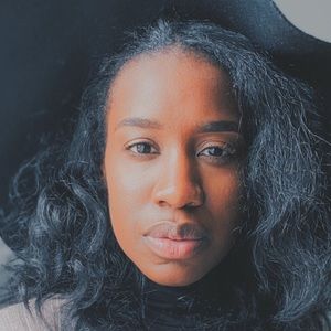 Meet your Posher, Cassandra